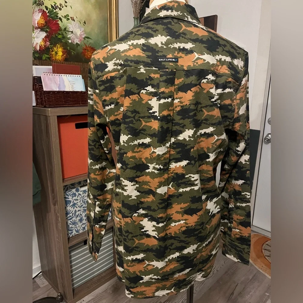 Salt Life, new with tags, women’s button-down activewear - Picture 2 of 7